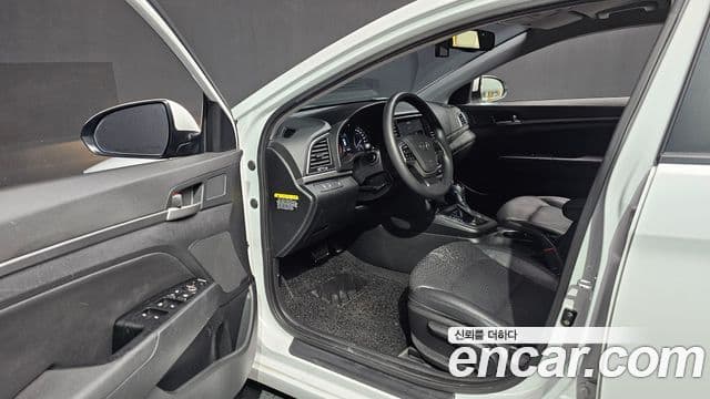 Hyundai Avante AD 1.6 GDI Value Plus, 2018 10