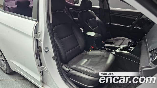 Hyundai Avante AD 1.6 GDI Value Plus, 2018 11