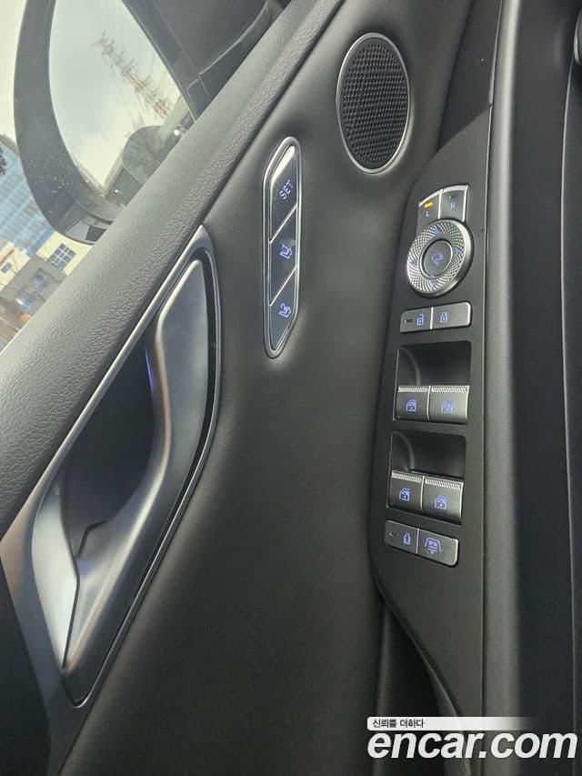 Genesis G80 (RG3) чёрный, 2026 4