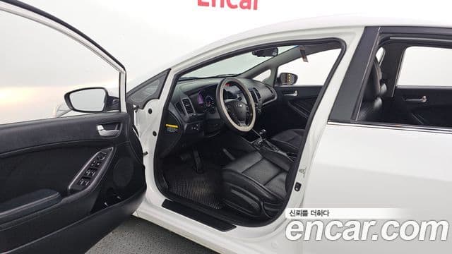 Kia K3 Trendy, 2013 10