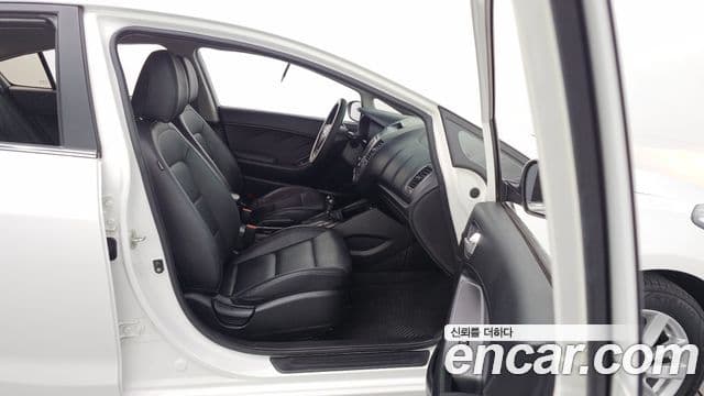 Kia K3 Trendy, 2013 11