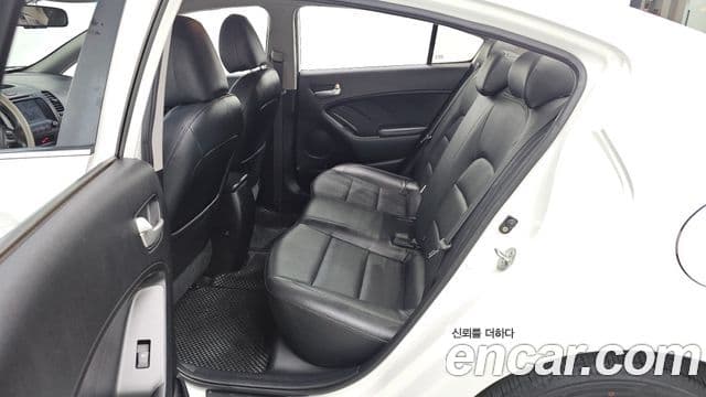 Kia K3 Trendy, 2013 12