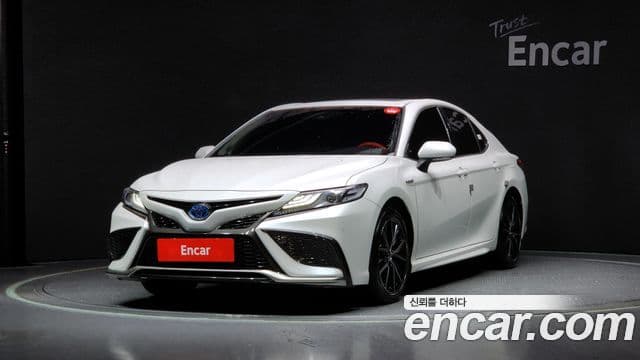 Toyota 캠리 (XV70) 2.5 XSE гибрид